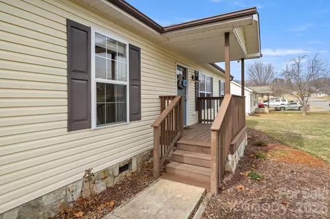 Exterior - 121 James St, Clyde, NC 28721 photo 2 of 5