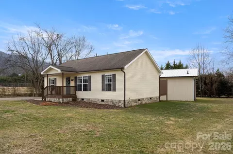 Exterior - 121 James St, Clyde, NC 28721 photo 1 of 5