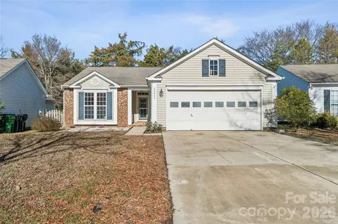 13042 Planters Row Dr, Charlotte, NC 28278