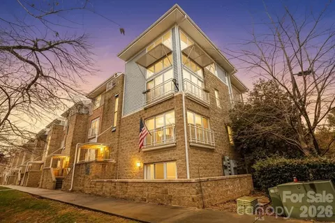 3905 Picasso Ct, Charlotte, NC 28205