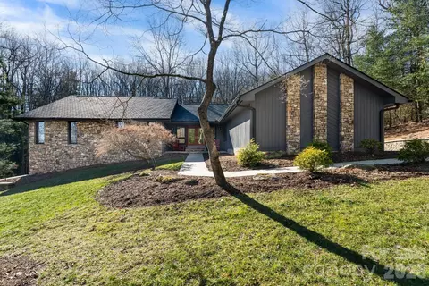 229 Greenleaf Dr, Flat Rock, NC 28731