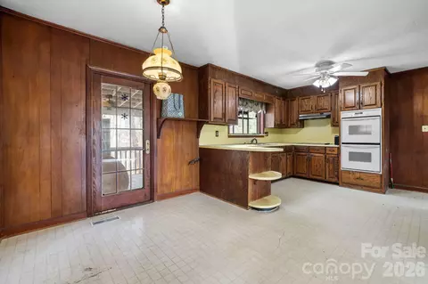 Kitchen - 533 Circle Dr, Hudson, NC 28638 photo 1 of 3