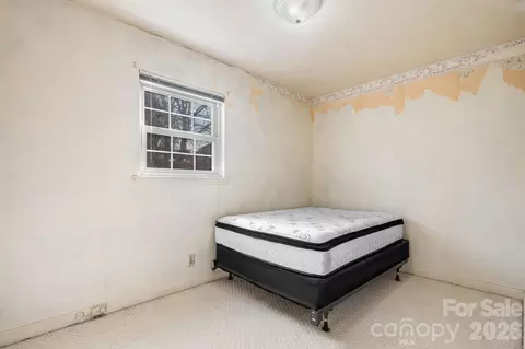 Bedroom - 533 Circle Dr, Hudson, NC 28638 photo 4 of 4