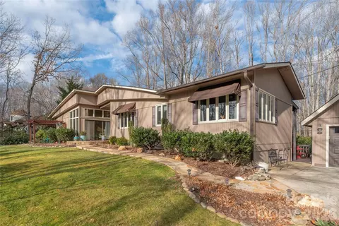471 Brunswick Rd, Waynesville, NC 28786