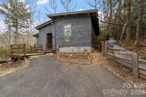 141 Overlook 30 Dr #30, Spruce Pine, NC 28777
