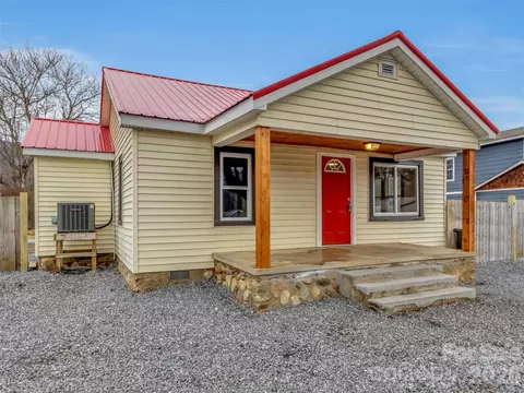 106 Long St, Waynesville, NC 28786
