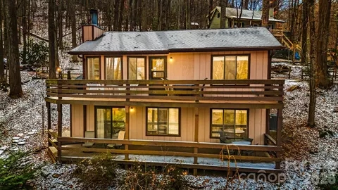 76 Shirley Dr, Maggie Valley, NC 28751