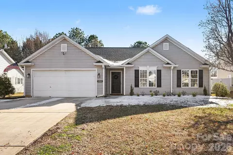 13941 Ballyshannon Ln, Charlotte, NC 28278