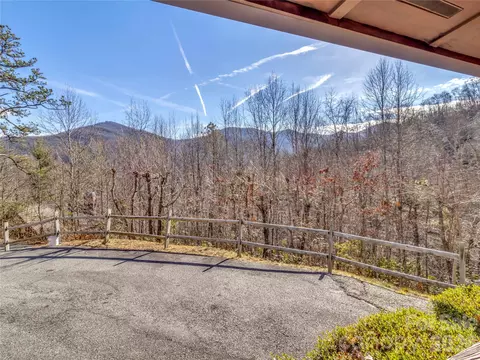 30 Edgewater Ln, Maggie Valley, NC 28751