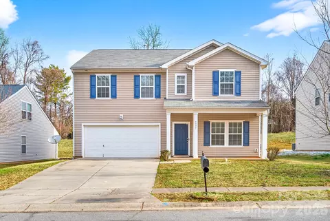 1227 Lauren Village Dr, Charlotte, NC 28213