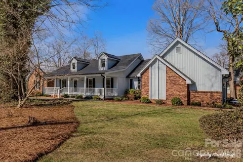 348 Country Ln, Mocksville, NC 27028
