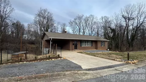 335 Eastview Nw Pl NW, Lenoir, NC 28645