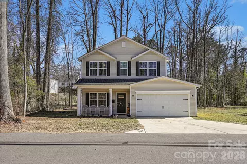 313 Bell St, Mount Holly, NC 28120