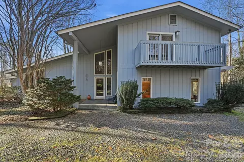 1916 Davis Rd, Davidson, NC 28036