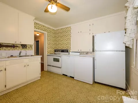 Kitchen - 968 Hampton Grace Ave, Lancaster, SC 29720 photo 1 of 2