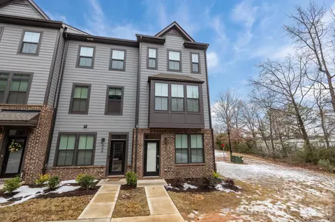 460 Spearfield Ln, Charlotte, NC 28205