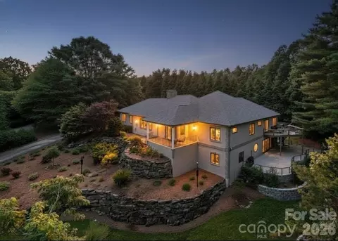 649 Rickel Dr, Hendersonville, NC 28739