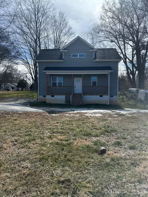 1506 7th St, Statesville, NC 28677