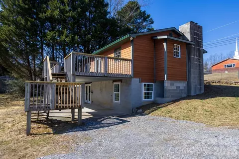56 Vance Ave, Black Mountain, NC 28711