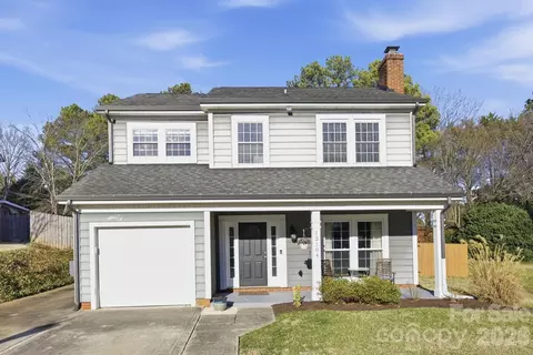 12104 Woodside Falls Rd, Pineville, NC 28134