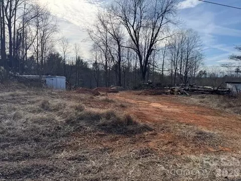 2573 Dogwood St, Morganton, NC 28655