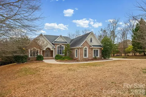 5807 Natoma Rd, Lake Wylie, SC 29710