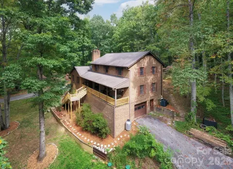 410 Rockwood Dr, Hendersonville, NC 28792