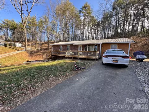 551 W Fort Hill Rd, Robbinsville, NC 28771
