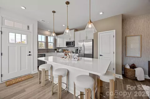 5016 Asher James Ln, Charlotte, NC 28262