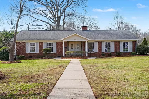 513 Lyttleton Dr, Charlotte, NC 28211