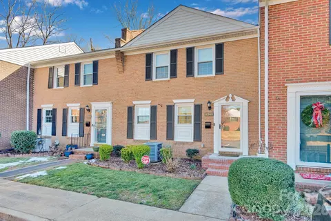 8308 Knights Bridge Rd, Charlotte, NC 28210