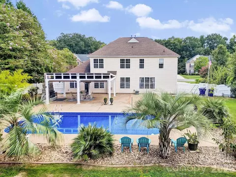 2210 Legacy Oak Dr, Waxhaw, NC 28173