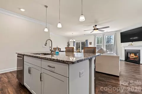 Kitchen - 4222 Millstream Rd, Denver, NC 28037 photo 3 of 4