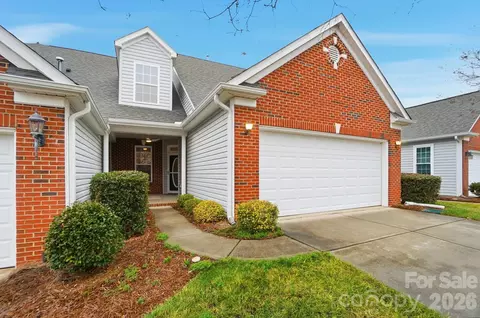 284 Garnet Ct, Fort Mill, SC 29708