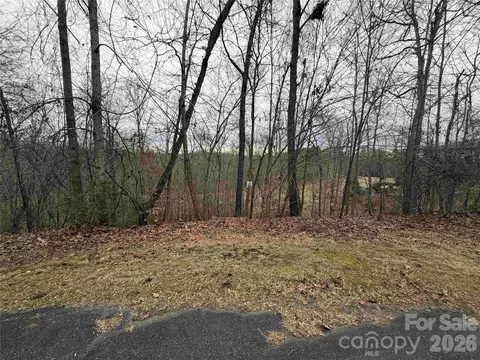 112 Commanche Ct, Statesville, NC 28677