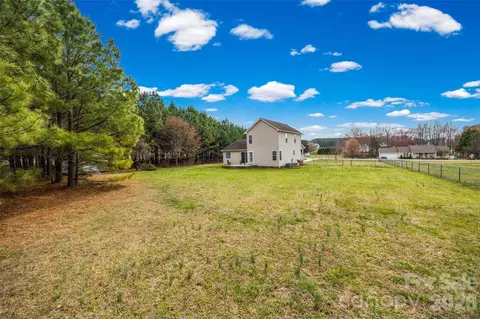 4660 Garys Pl, Crouse, NC 28033 photo 3