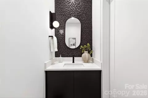 Bath - 2713 Ruby St, Charlotte, NC 28208 photo 1 of 6