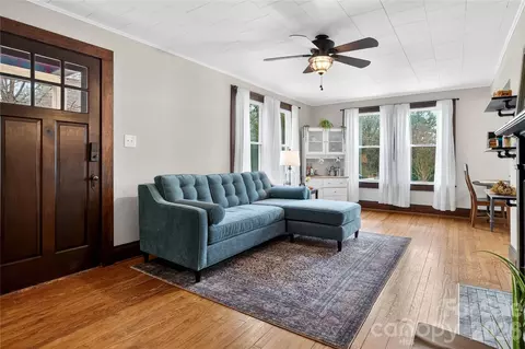 438 Willow Ave, Mooresville, NC 28115
