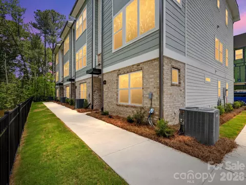 1534 Lithium Ln, Charlotte, NC 28211