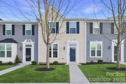 2440 Mariners Cove Ln, Denver, NC 28037