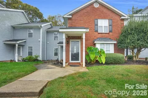 2911 Iron Gate Ln, Charlotte, NC 28212