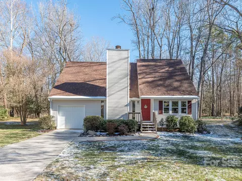 230 Oak Creek Dr, Charlotte, NC 28270