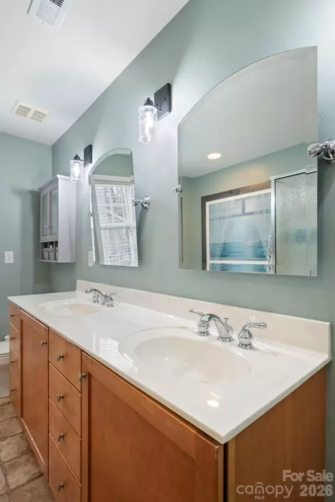 Bath - 1606 High Ridge Dr, Stanley, NC 28164 photo 3 of 7