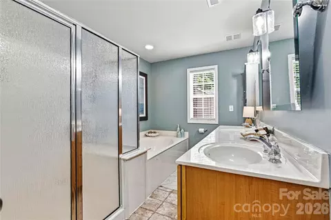 Bath - 1606 High Ridge Dr, Stanley, NC 28164 photo 1 of 5