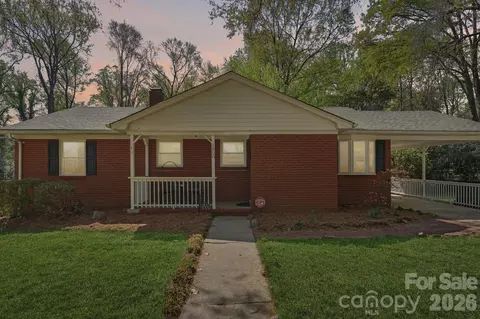 1000 Hickory Nut St, Charlotte, NC 28205