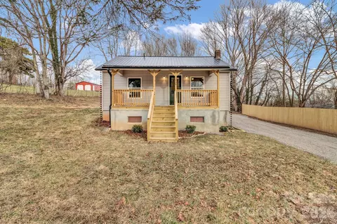 246 Marion St, Marion, NC 28752
