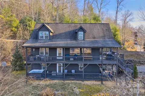 263 S Pinnacle Dr, Burnsville, NC 28714