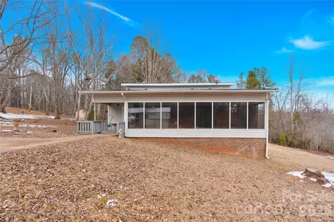 229 Riverhills Dr, Forest City, NC 28043