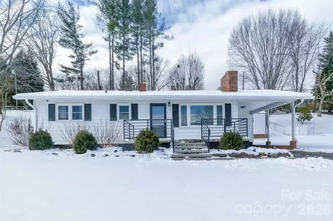 110 Shelton St, Waynesville, NC 28786