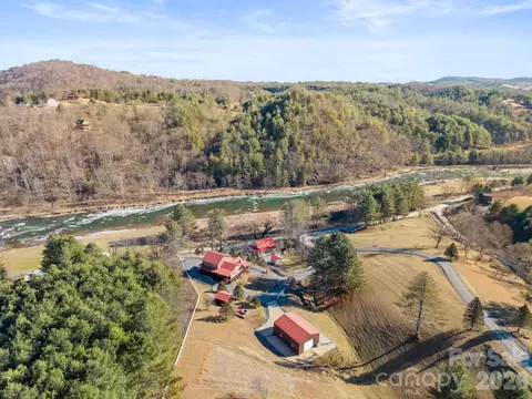 199 Joriann Dr, Crumpler, NC 28617